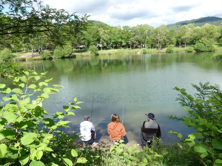 Giornata di pesca allo stagno Chêna, a Éloyes