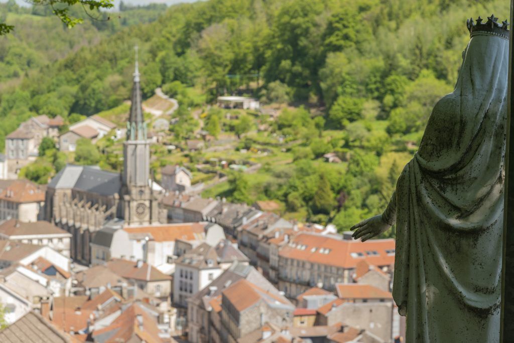 Hillside of the Virgin w Plombières-les-Bains