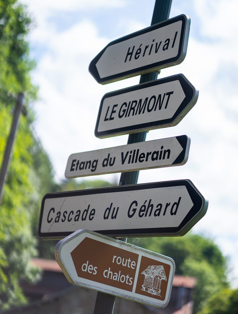 Panneau de la Route des Chalots dans les Vosges