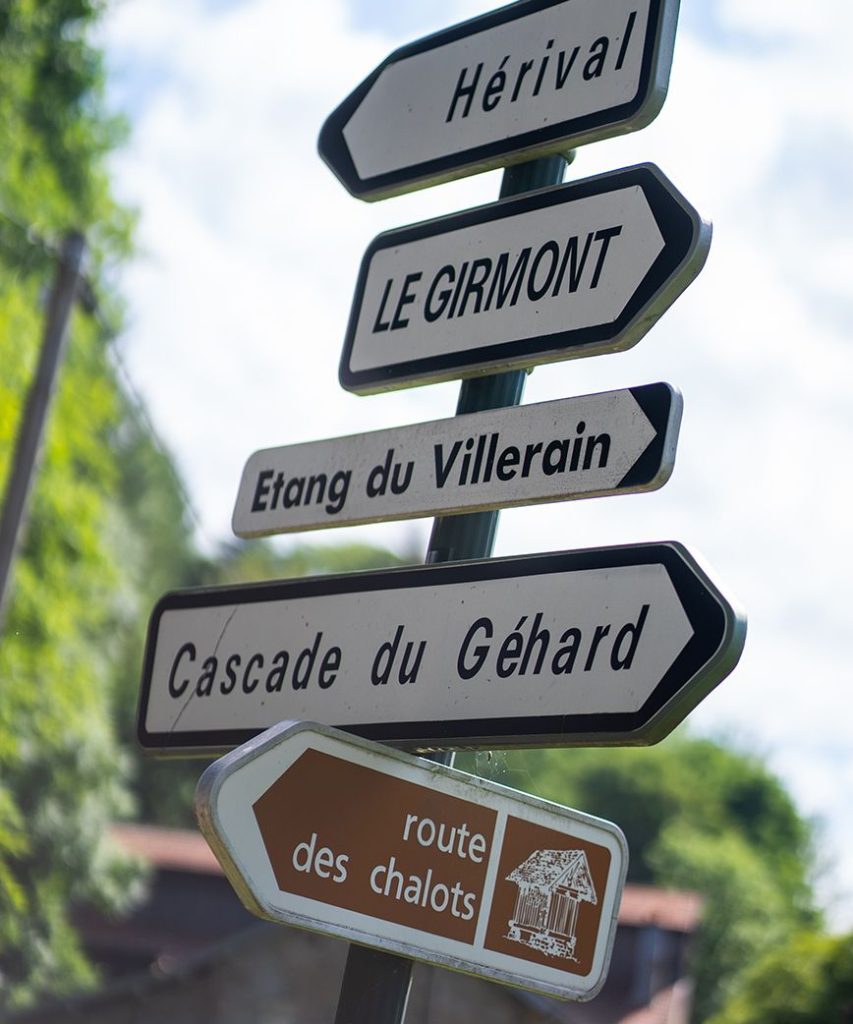 Panneau de la Route des Chalots dans les Vosges