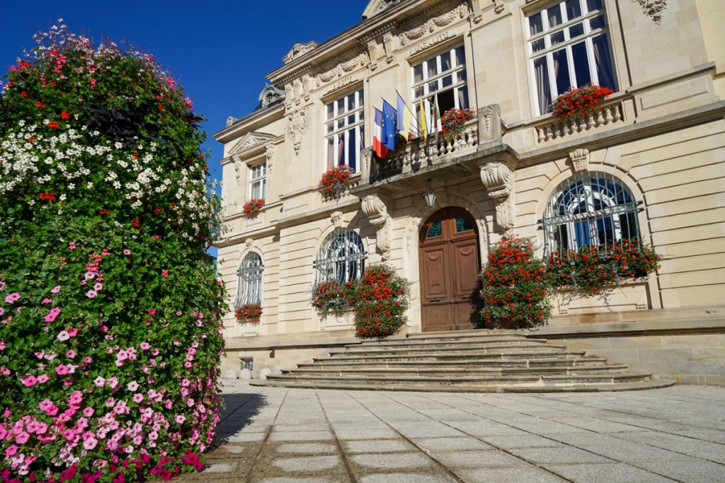 Place de la mairie au Val-d'Ajol