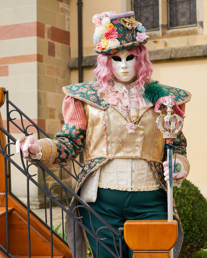 Déambulation des costumés lors du Carnaval Vénitien de Remiremont dans les Vosges
